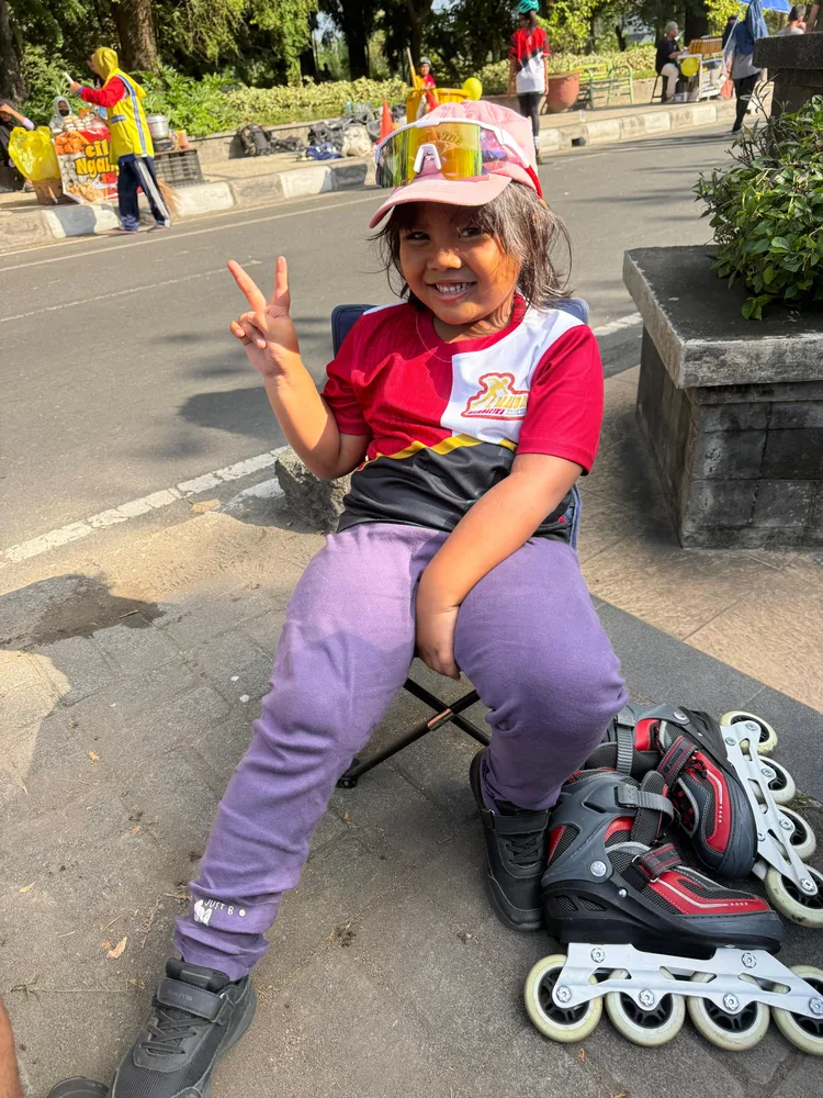 Ni putu bela Divya anika